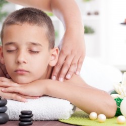 Massage pour les 6 à 18 ans, un beau cadeau détente à offrir aux plus jeunes  • Blue Azur Spa