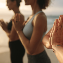 Un regain d’énergie pour les fêtes, cours particulier de yoga et soin énergétique • Santokh Kaur