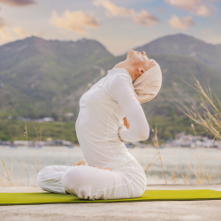 Sérénité retrouvée avec le Kundalini-Yoga • By Leevy B.Thôle