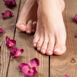 Une mise en beauté impeccable pour vos pieds • Lys & Orchidée